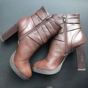 F21 NEVER WORN BOOTS